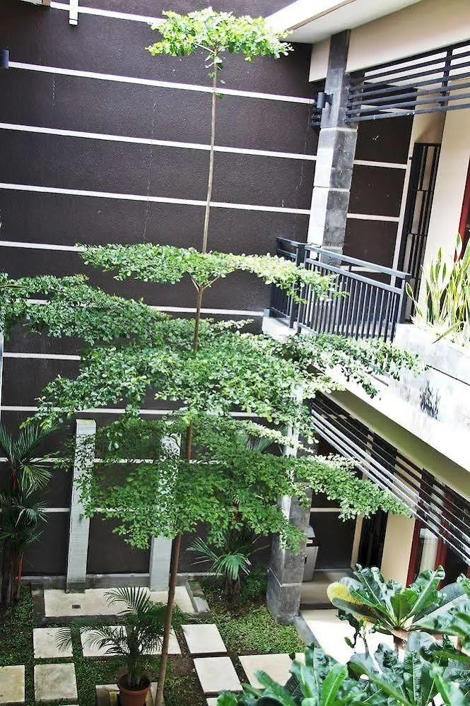 Collection O 3885 Kara Residence Denpasar
